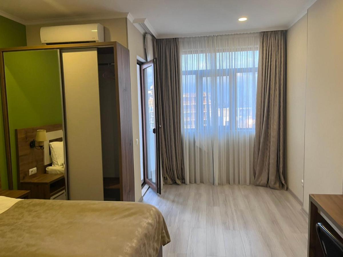 The Fresh Wave Hotel Батумі Екстер'єр фото