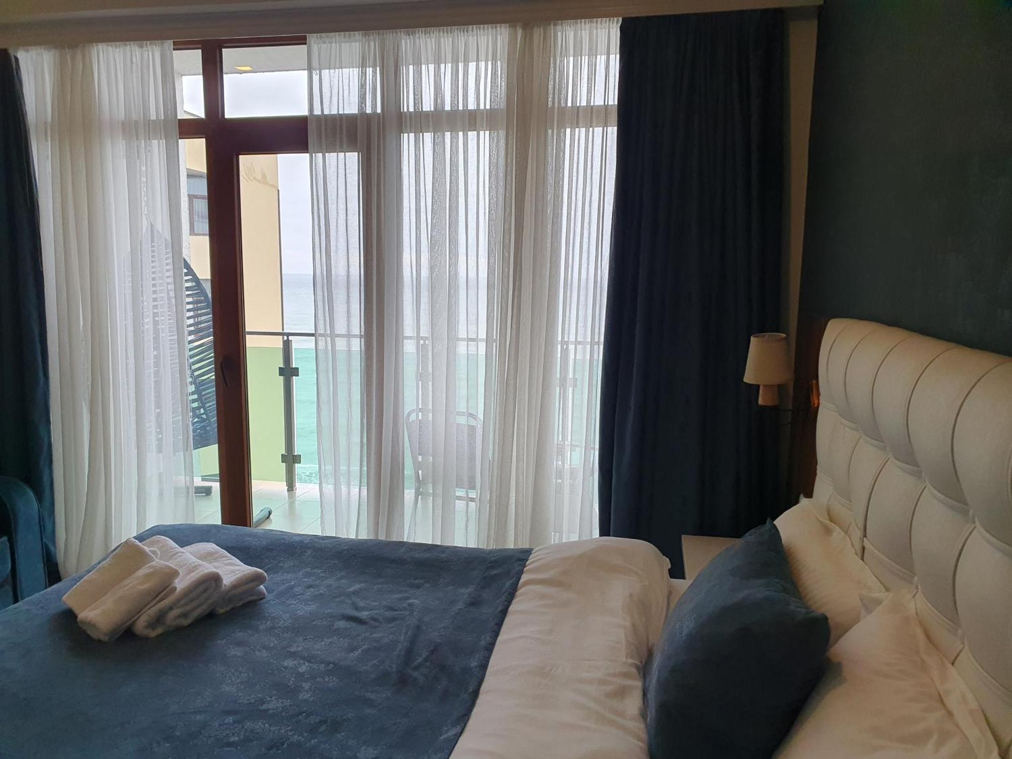 The Fresh Wave Hotel Батумі Екстер'єр фото